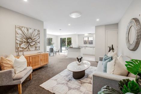 Photo of property in 2/16 Ellice Road, Totara Vale, Auckland, 0629