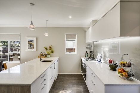 Photo of property in 9 Upham Crescent, Taradale, Napier, 4112