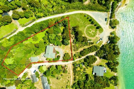 Photo of property in 32 Moetapu Bay Road, Moetapu Bay, Linkwater, 7282