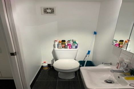 Photo of property in 1/34 Sylvan Avenue, Milford, Auckland, 0620