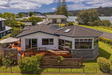 Photo of property in 53 Robinson Road, Whitianga, 3510