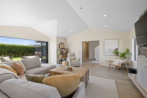 Photo of property in 9 Sampson Avenue, Waiwhakaiho, New Plymouth, 4312