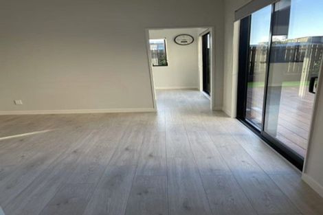 Photo of property in 7 Pilot Drive, Hobsonville, Auckland, 0616