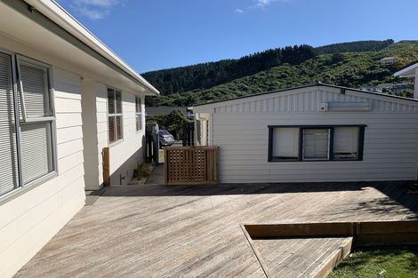 Photo of property in 10 Deveron Place, Tawa, Wellington, 5028