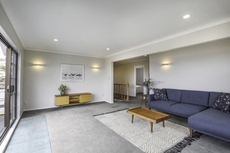 Photo of property in 15 Deanna Drive, West Harbour, Auckland, 0618