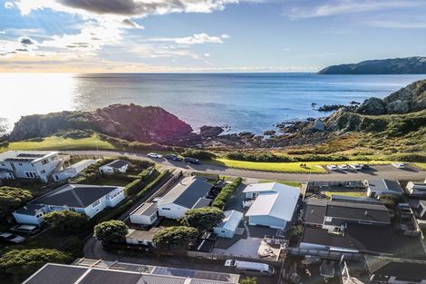 Photo of property in 3 Terrace Road, Titahi Bay, Porirua, 5022
