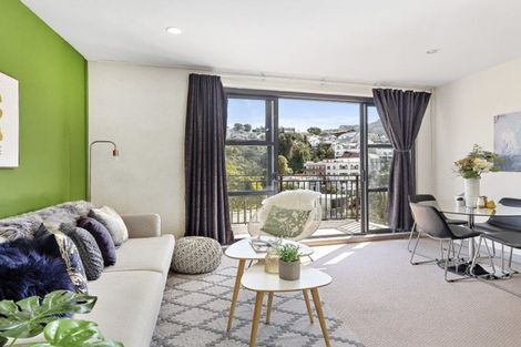 Photo of property in Atrium Towers, 7j/154 The Terrace, Wellington Central, Wellington, 6011