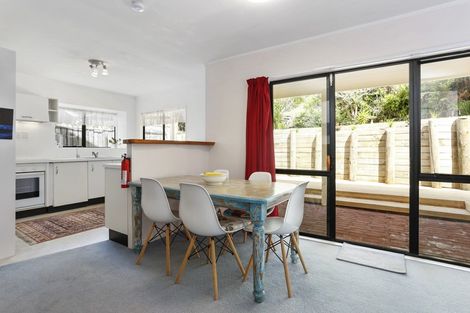 Photo of property in 2/110 Nigel Road, Browns Bay, Auckland, 0630