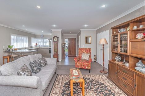 Photo of property in 63 Winchester Street, Levin, 5510