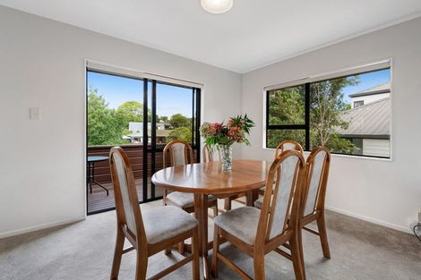 Photo of property in 32 Unsworth Drive, Unsworth Heights, Auckland, 0632