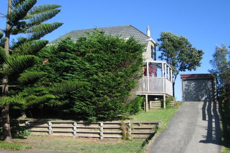 Photo of property in 10 Frances Street, Waikanae Beach, Waikanae, 5036