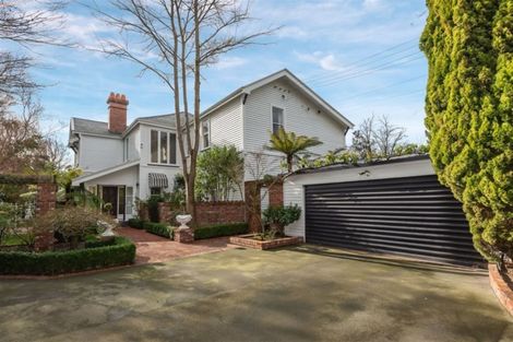 Photo of property in Chilcombe Homestead, 4 Medbury Terrace, Fendalton, Christchurch, 8041