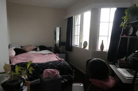 Photo of property in 11 Wynyard Crescent, Fernhill, Queenstown, 9300