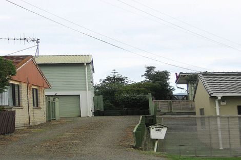 Photo of property in 70 Bluegum Road, Paraparaumu Beach, Paraparaumu, 5032