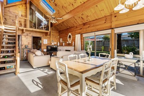 Photo of property in 13 Kyeemagh Street, Botany Downs, Auckland, 2010