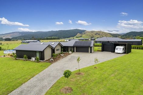 Photo of property in 9 Oriwa Lane, Levin, 5571