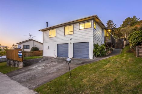 Photo of property in 76 Omapere Street, Whitby, Porirua, 5024