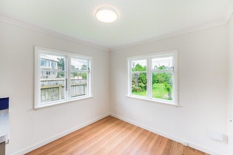 Photo of property in 4 Eatwell Avenue, Paraparaumu Beach, Paraparaumu, 5032