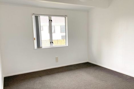 Photo of property in 129 Aviemore Drive, Highland Park, Auckland, 2010