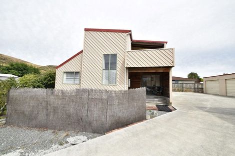 Photo of property in 12 Ahuriri Drive, Omarama, 9412