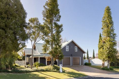 Photo of property in 15 Knightsbridge Place, Bethlehem, Tauranga, 3110