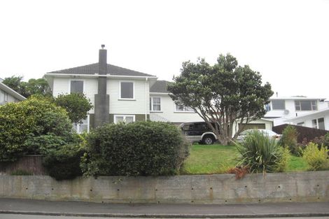 Photo of property in 36 Turville Crescent, Newlands, Wellington, 6037
