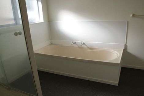 Photo of property in 2/40 Hart Road, Hauraki, Auckland, 0622