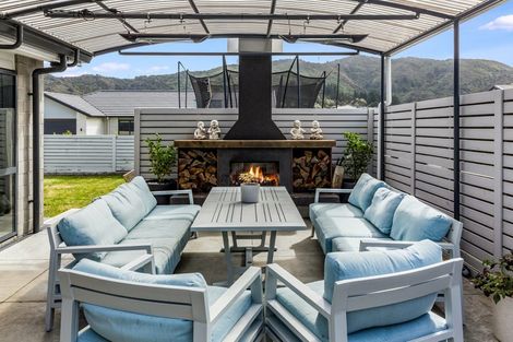 Photo of property in 4 Craigie Way, Wainuiomata, Lower Hutt, 5014