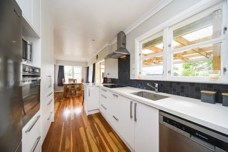 Photo of property in 18 Woburn Place, Takaro, Palmerston North, 4412