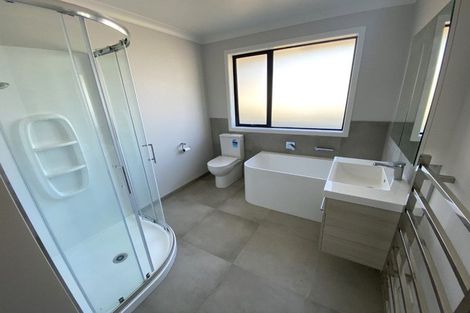 Photo of property in 102 Mangorei Road, Merrilands, New Plymouth, 4312