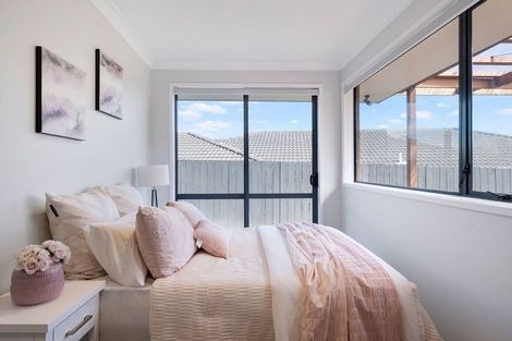 Photo of property in 49 Bluebird Crescent, Unsworth Heights, Auckland, 0632