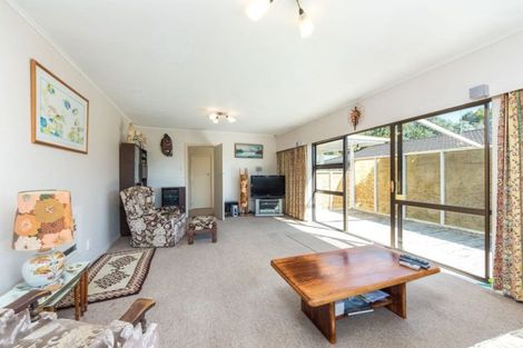 Photo of property in 61 Ennis Avenue, Pakuranga Heights, Auckland, 2010