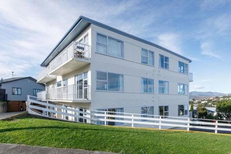 Photo of property in 7/32 Akaroa Drive, Maupuia, Wellington, 6022