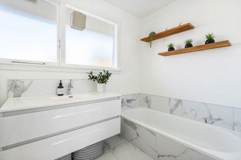 Photo of property in 34 Gladson Avenue, Sockburn, Christchurch, 8042