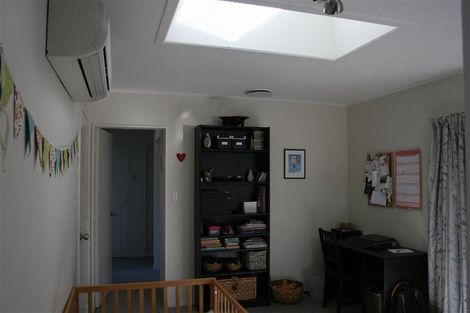 Photo of property in 1 Sasanqua Way, Crofton Downs, Wellington, 6035