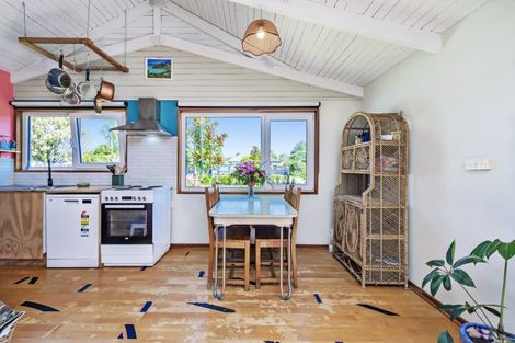 Photo of property in 16 Ensors Place, Waikuku Beach, 7402