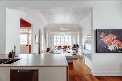 Photo of property in 10 Higginson Street, Otane, 4202