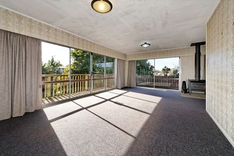 Photo of property in 136 Godley Road, Green Bay, Auckland, 0604