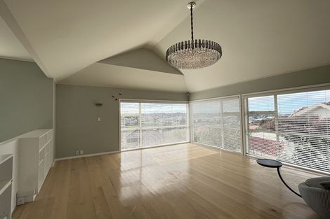 Photo of property in 14 Mcfetridge Place, Hillcrest, Auckland, 0627