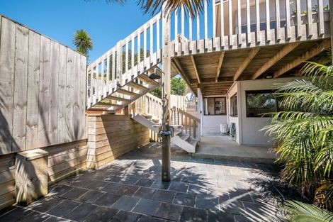 Photo of property in 20 Stratford Drive, Cable Bay, 0420