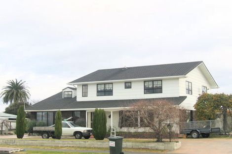 Photo of property in 112 Tait Drive, Greenmeadows, Napier, 4112