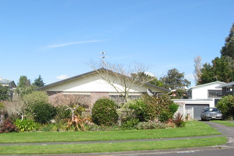 Photo of property in 3 Caledonia Place, Highlands Park, New Plymouth, 4312