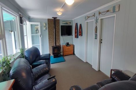 Photo of property in 17 Stopbank Road, Milford, Temuka, 7986