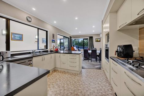 Photo of property in 2 Heaphy Road, Opunake, 4616