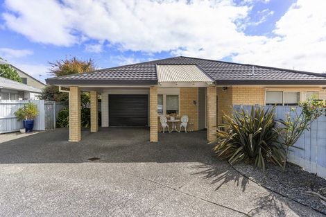 Photo of property in 1/20 Solana Court, Botany Downs, Auckland, 2010
