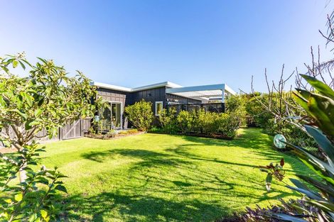Photo of property in 37 Grove Road, Mangawhai Heads, Mangawhai, 0505