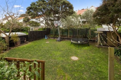 Photo of property in 18 Hohiria Road, Hataitai, Wellington, 6021