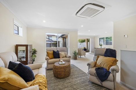 Photo of property in 48 Wallace Place, Westown, New Plymouth, 4310