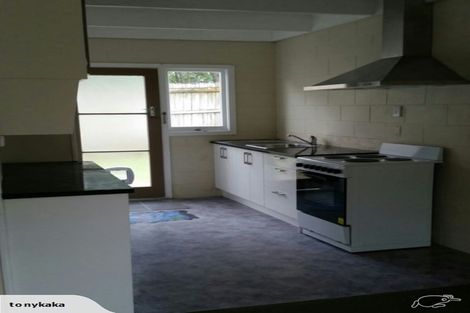 Photo of property in 1/66 Flanshaw Road, Te Atatu South, Auckland, 0610