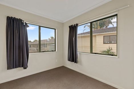 Photo of property in 15 Edwin Freeman Place, Ranui, Auckland, 0612